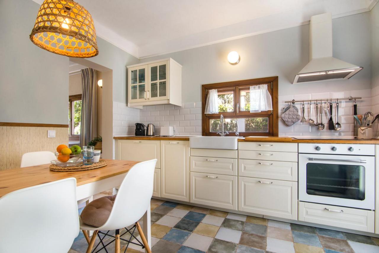 Casa Azul Stylish House For 4 Adults And 1 Child In Ferienhaus Cala Llombards