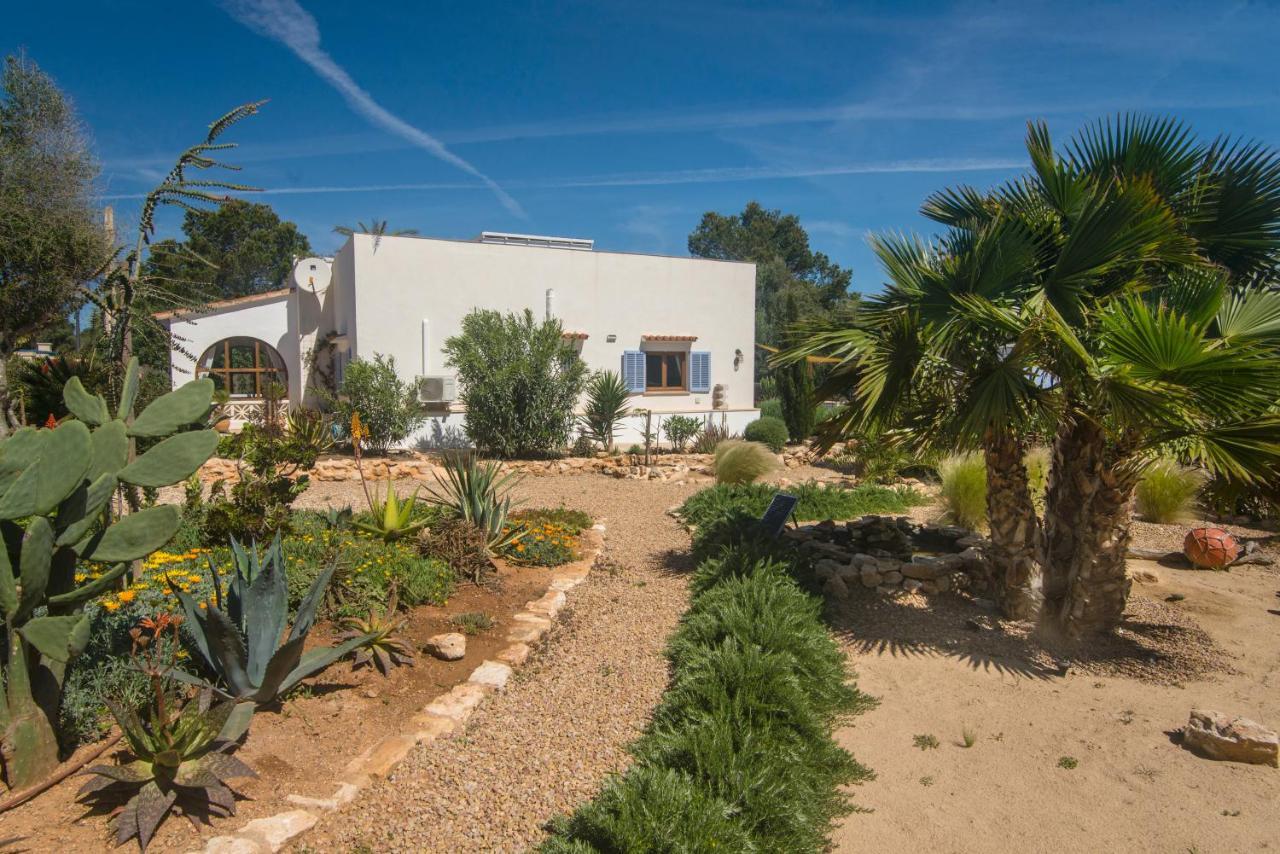 Casa Azul Stylish House For 4 Adults And 1 Child In Cala Llombards